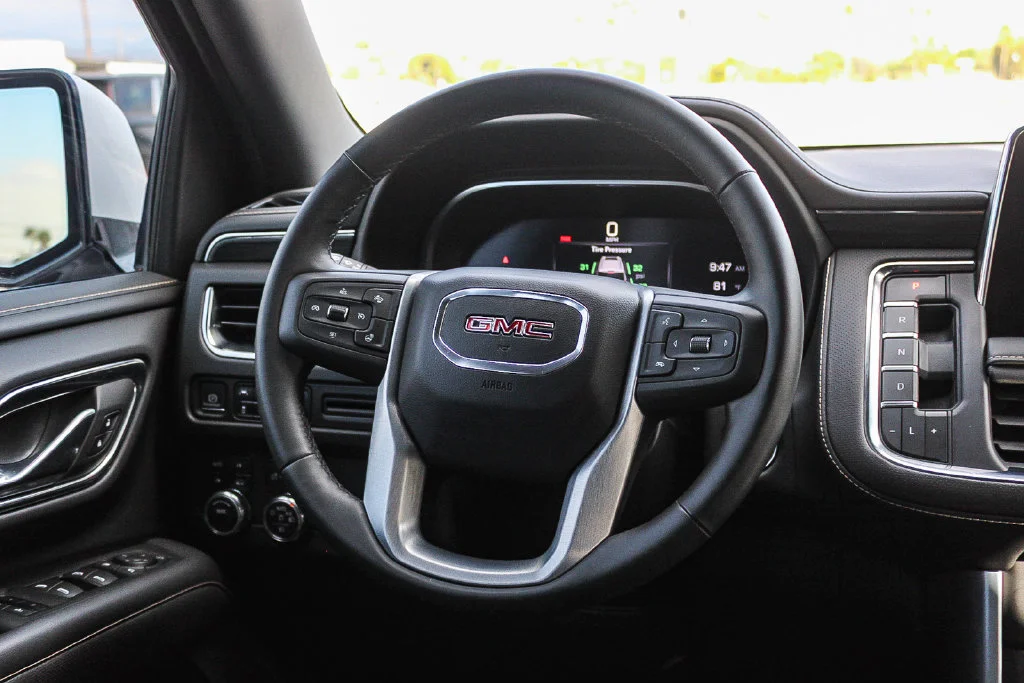Used 2023 White GMC SLT image 16