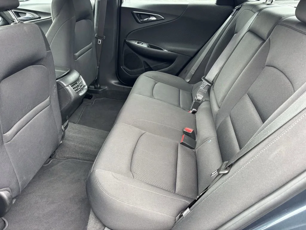 Used 2021 SHADOW GRAY METALLIC Chevrolet LT image 18