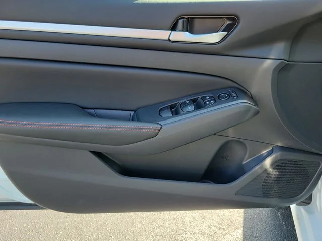 New 2026 Pearl White TriCoat Nissan SR image 17