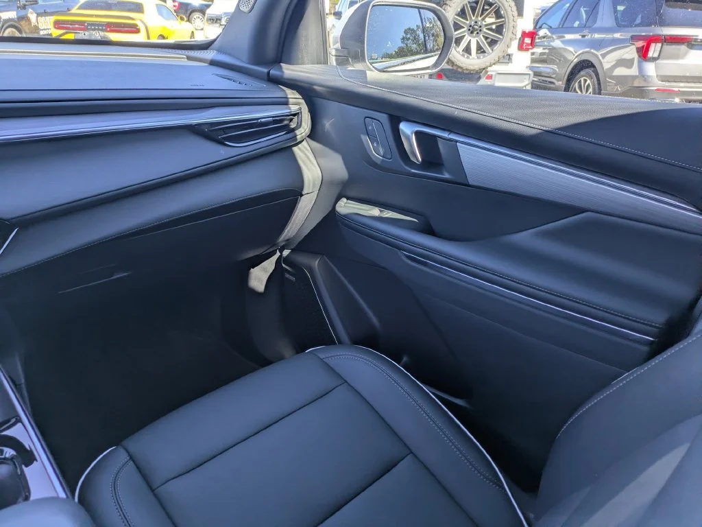 Used 2026 White Buick Preferred image 19