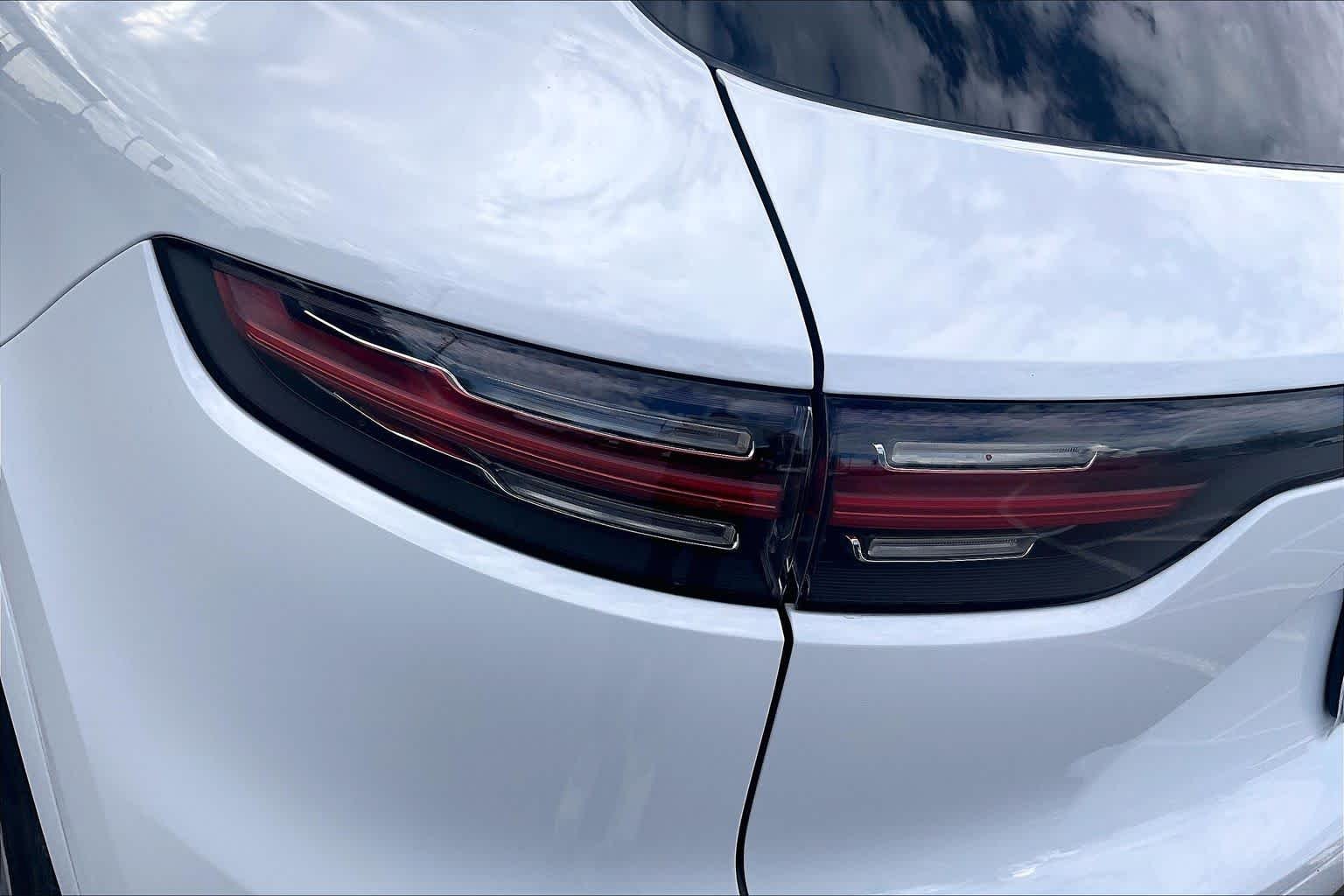 Used 2022  Porsche  image 28