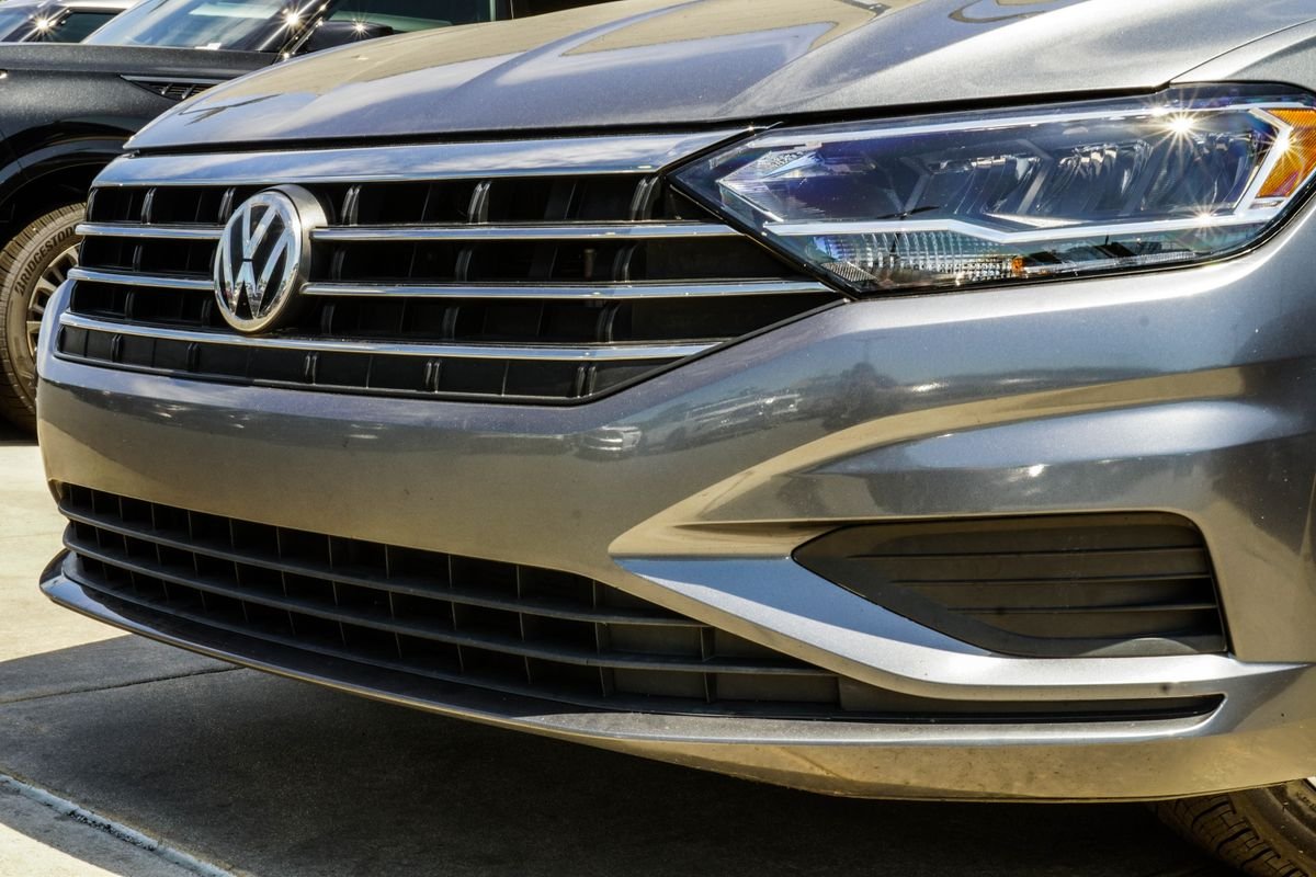 Used 2020 Gray Volkswagen SEL image 2