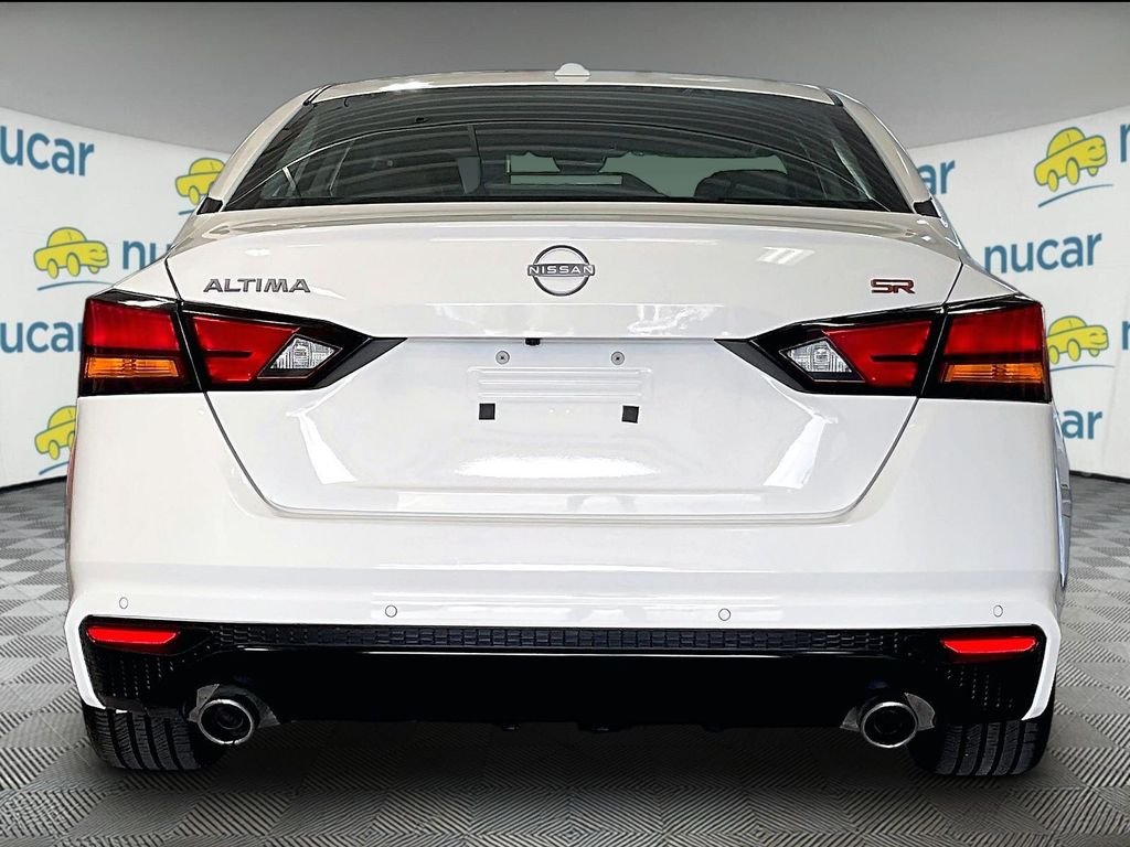 Certified Used 2024 White Nissan 2.5 SR image 5