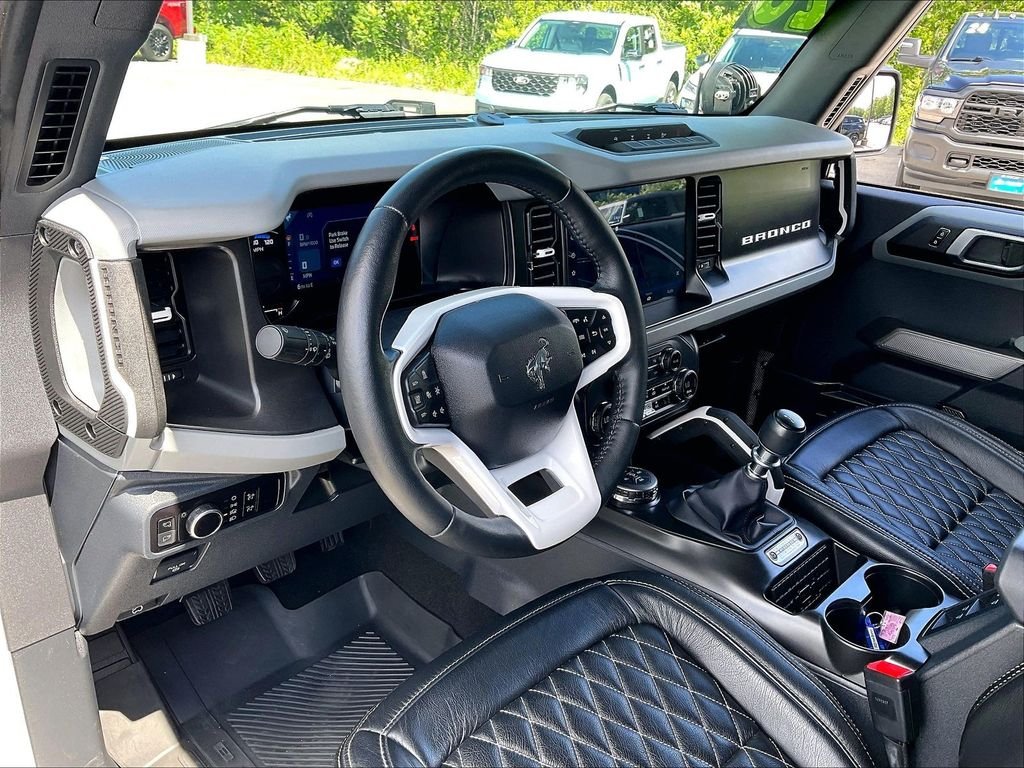 Used 2023 Oxford White Ford Badlands image 8