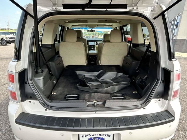 Used 2016 White Ford SEL image 10