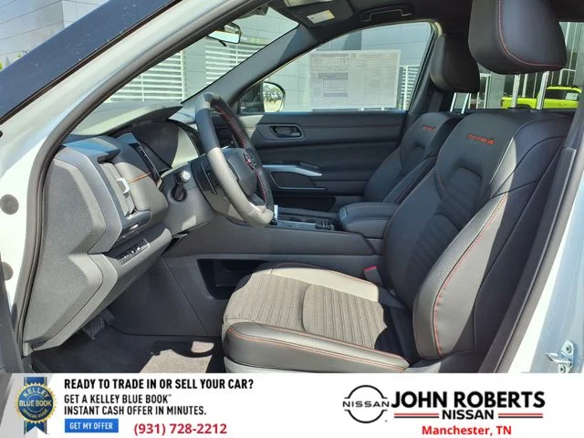 New 2026 Everest White Pearl TriCoat / Super Black Two-tone Nissan Rock Creek® image 3