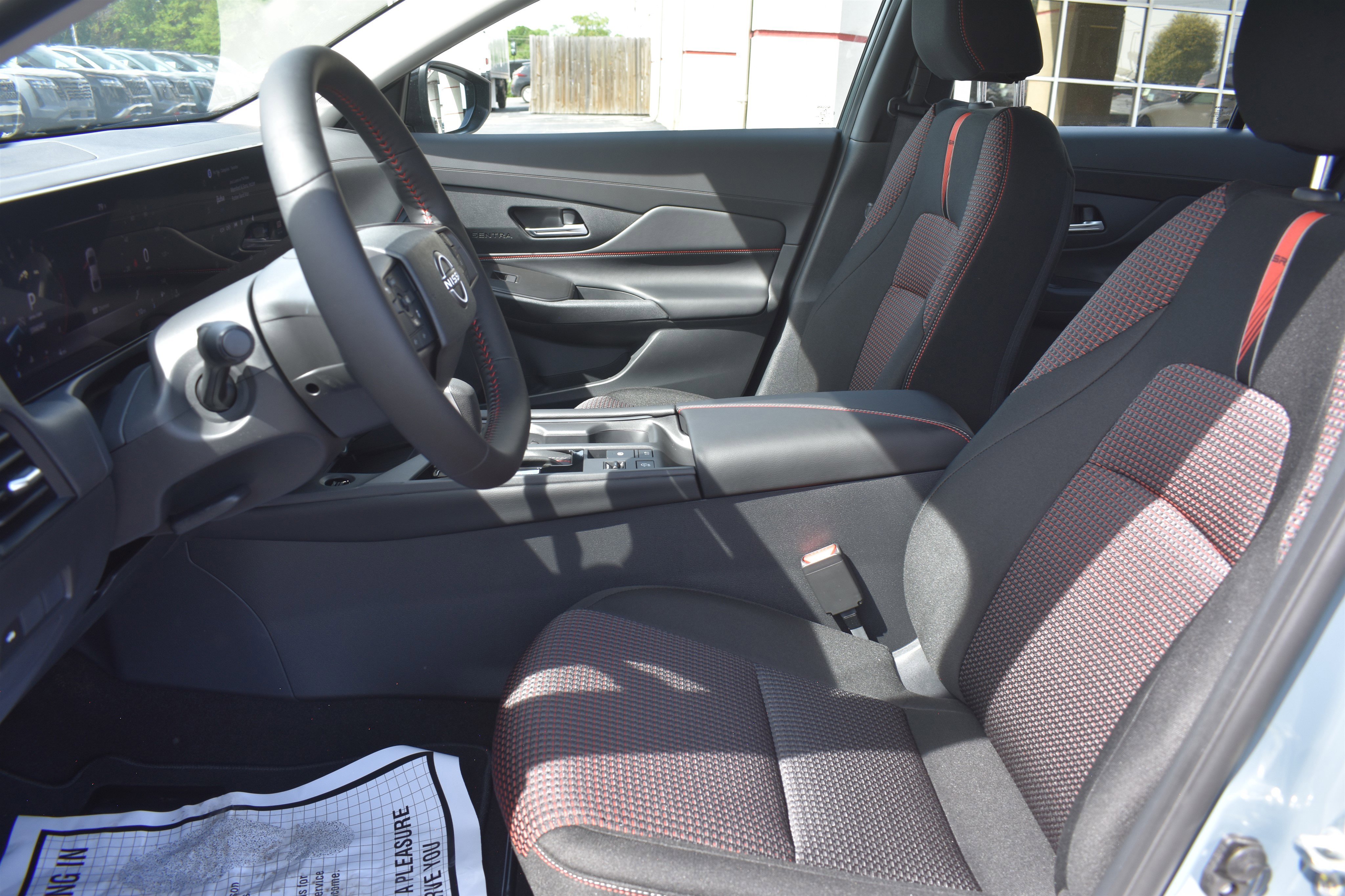 New 2026 Atlantic Gray Metallic / Super Black Two-tone Nissan SR image 14