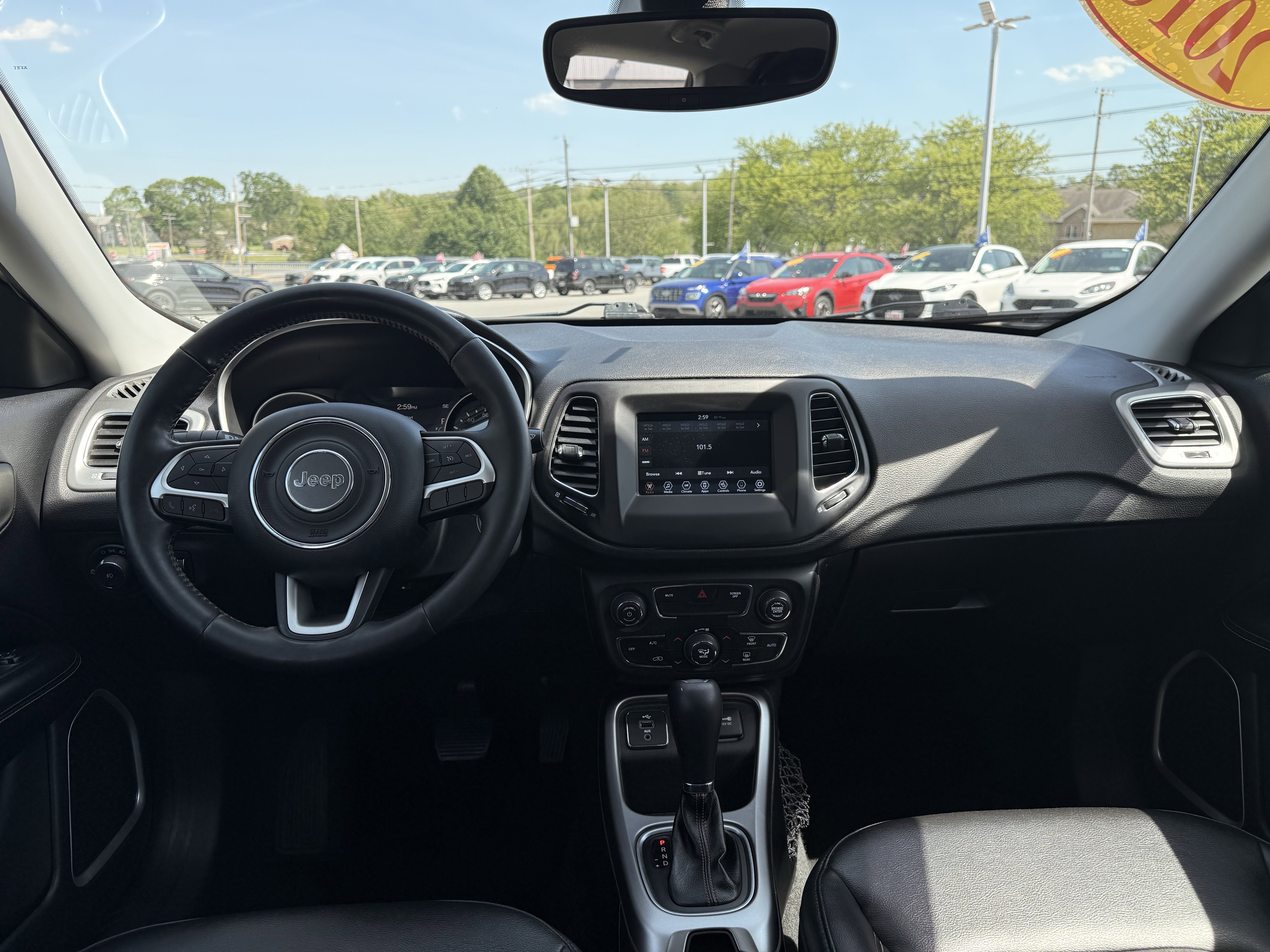 Used 2018 White Clearcoat Jeep Latitude image 10