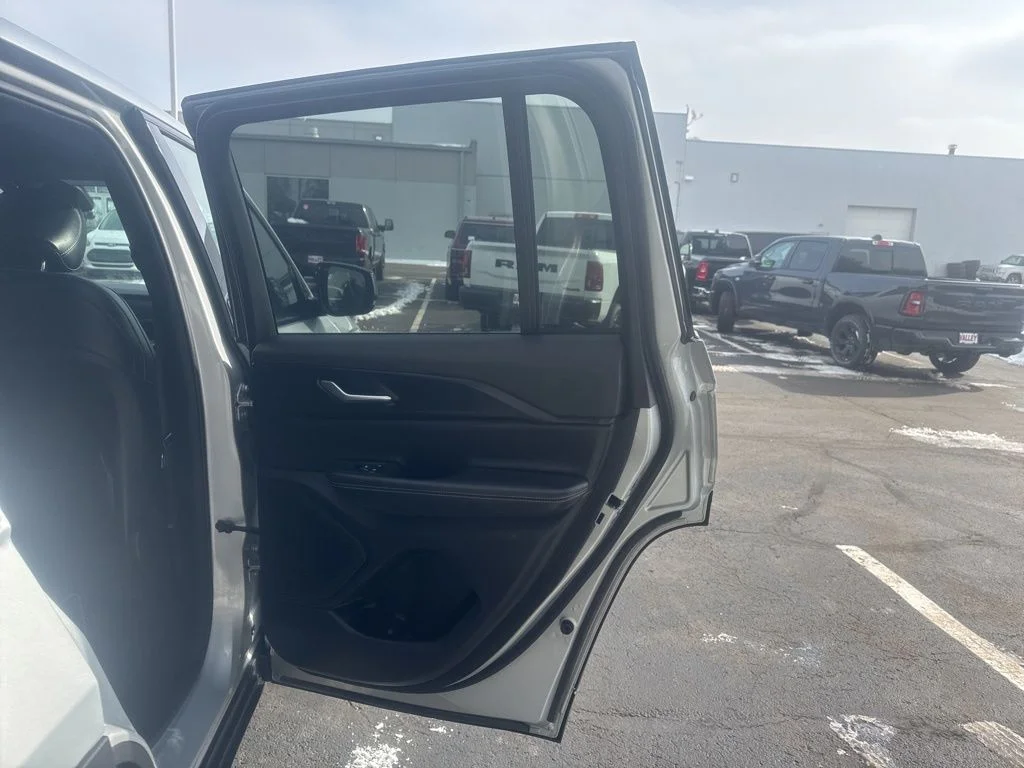 Used 2024 Silver Jeep Altitude image 37