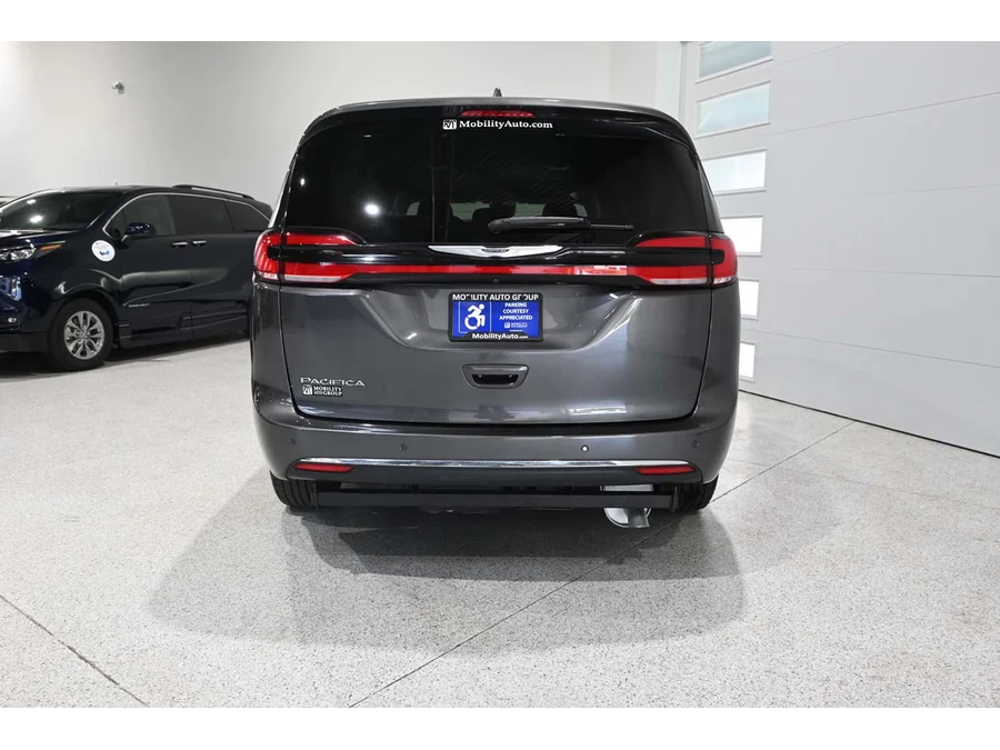 Used 2022 GRAY Chrysler Touring L Mobility Handicap Van image 7