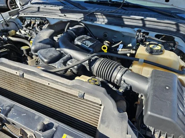 Used 2008 White Ford  image 23