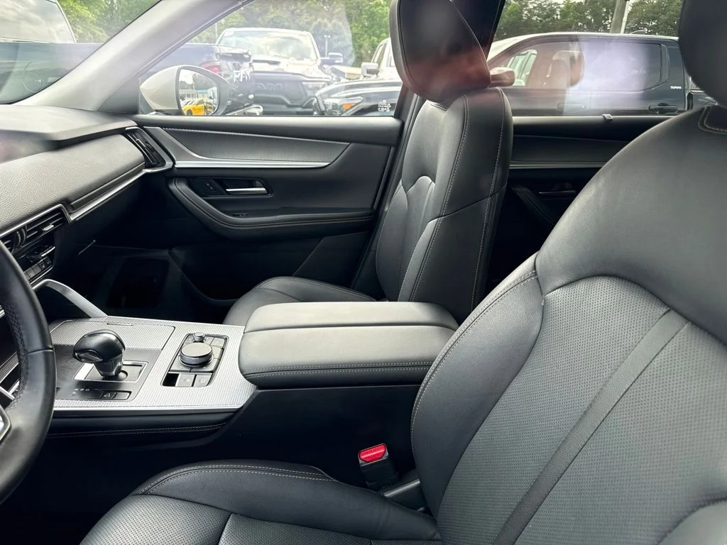 Used 2024 Silver Mazda Preferred image 3