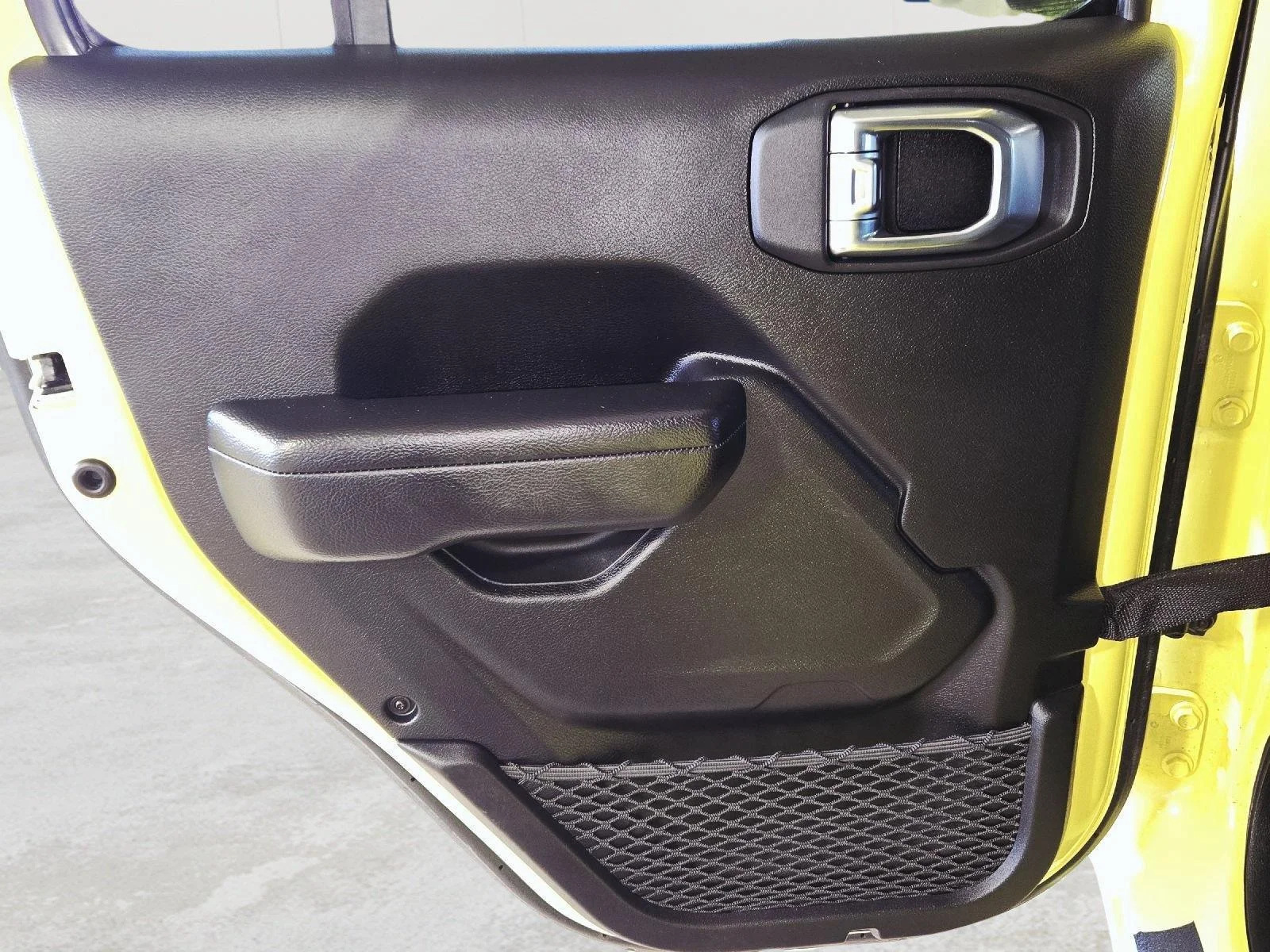 Used 2023 High Velocity Clearcoat Jeep Rubicon image 36