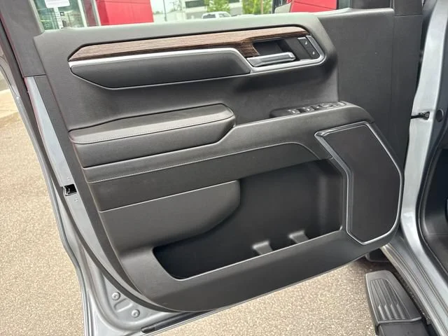 Used 2024 Sterling Metallic GMC Elevation image 15