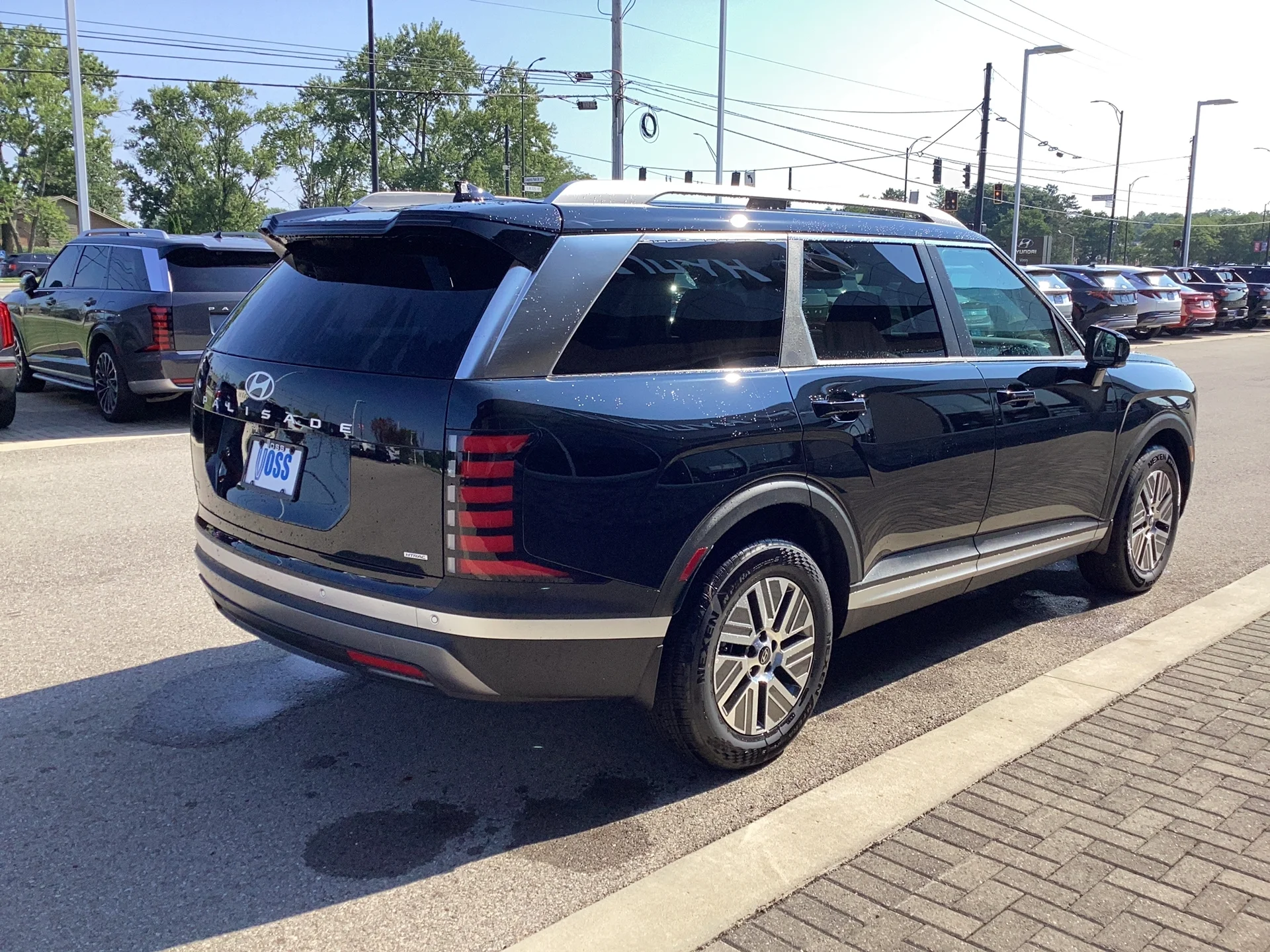 New 2026 Abyss Black Pearl Hyundai SEL 7P image 7