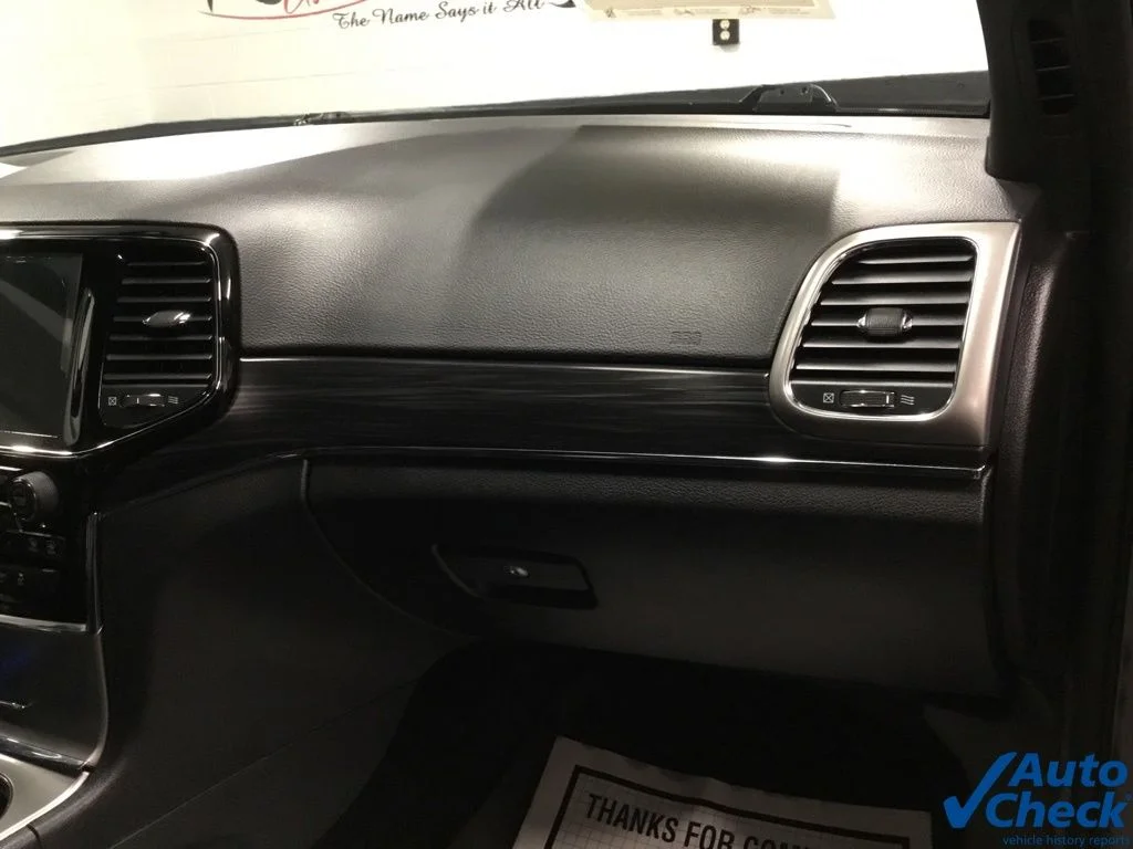 Used 2020 Gray Jeep Limited image 39