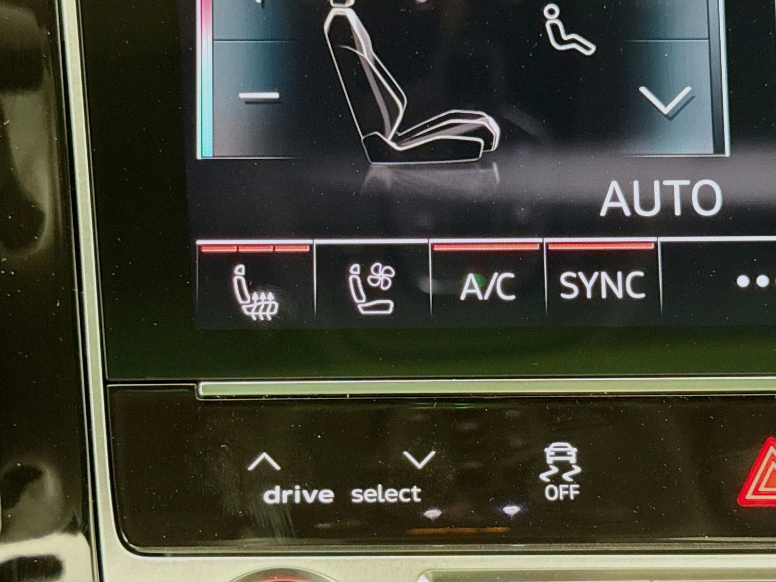 New 2025 White Audi 4.0T image 21