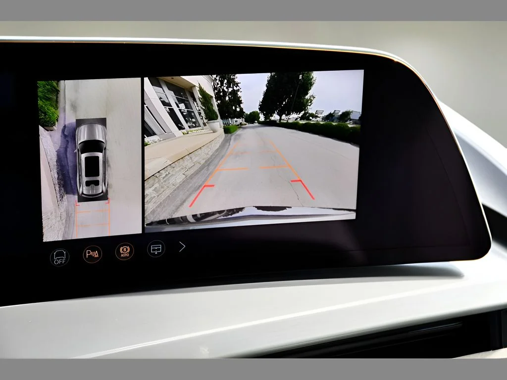 2027 Cadillac VISTIQ Sport - Photo 23