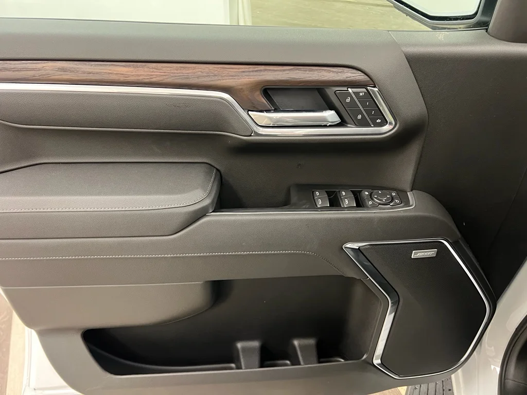 2026 GMC Sierra 1500 SLT - Photo 7
