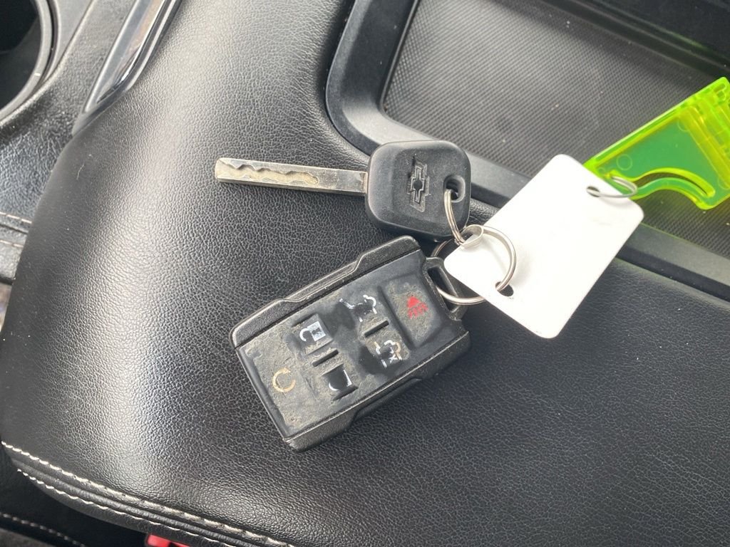 Used 2015 Silver Ice Metallic Chevrolet LT image 45