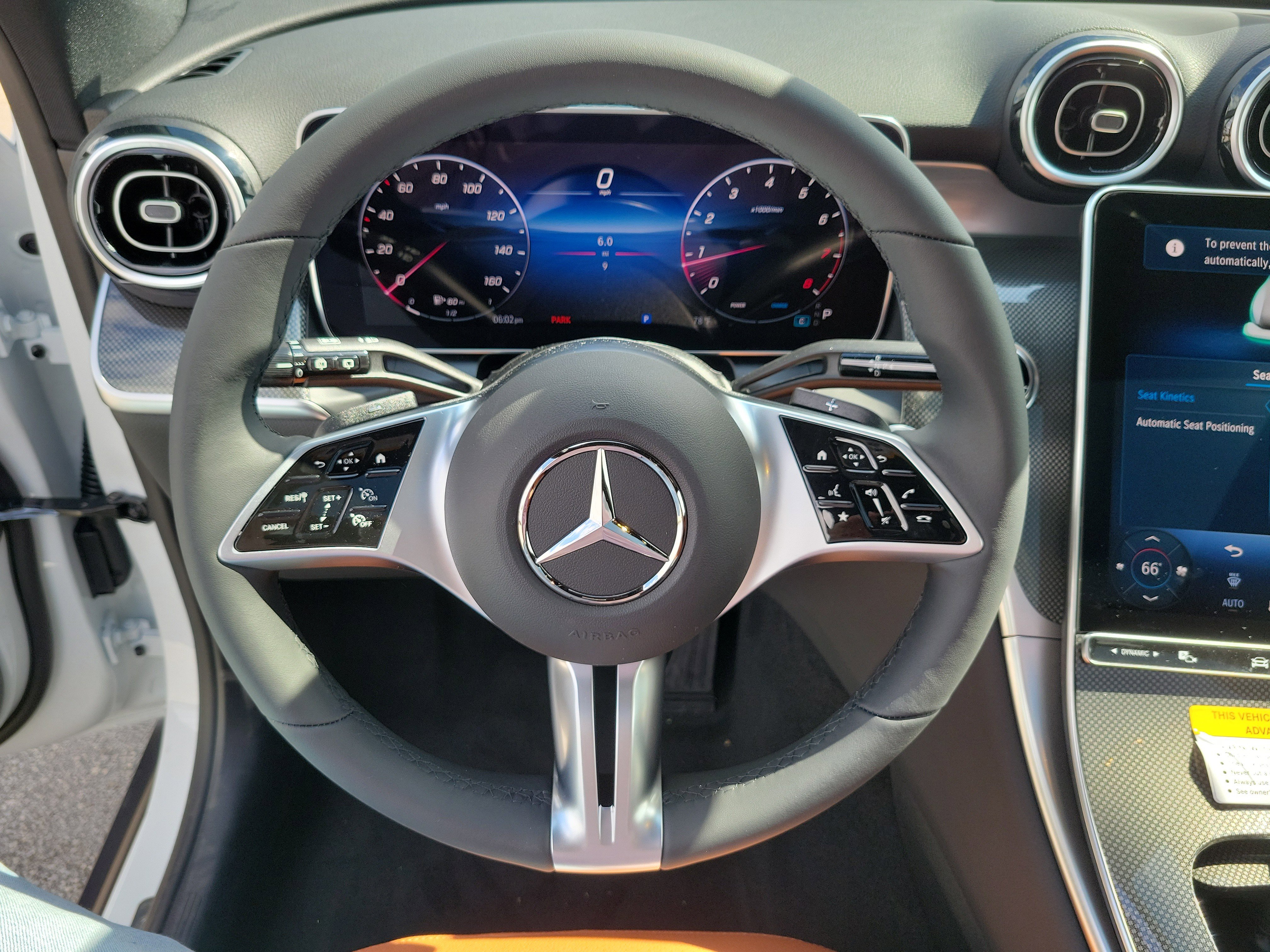 New 2026 MANUFAKTUR Moonlight White Metallic Mercedes-Benz GLC 300 image 51