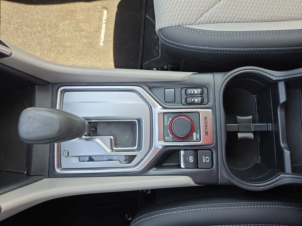 Used 2022 Green Subaru Premium image 40