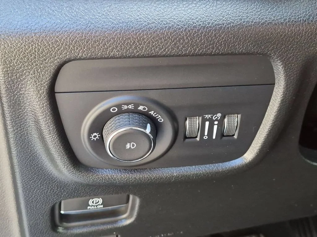 Used 2025 Silver Jeep Limited image 16