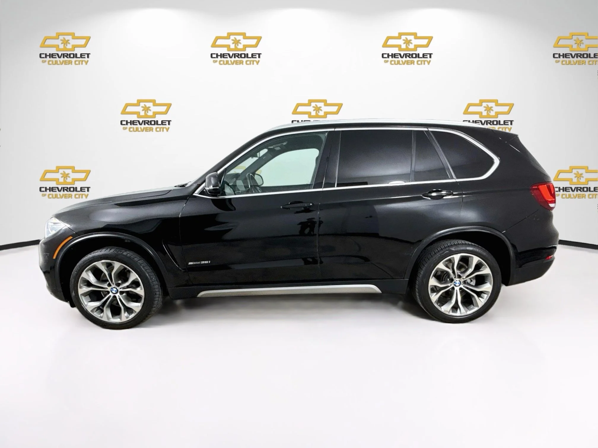 Used 2017  BMW sDrive35i image 5