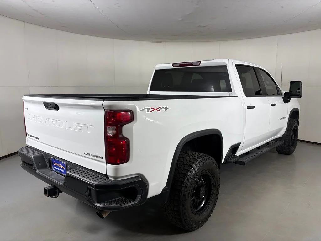 Used 2024 White Chevrolet Custom image 8