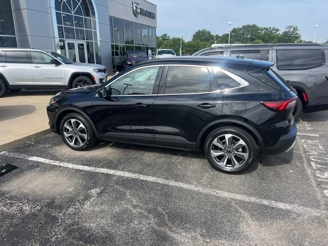 2023 Ford Escape Platinum AWD Hybrid's photo