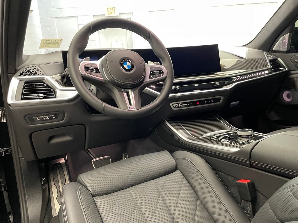 Used 2026 Black BMW M60i image 15