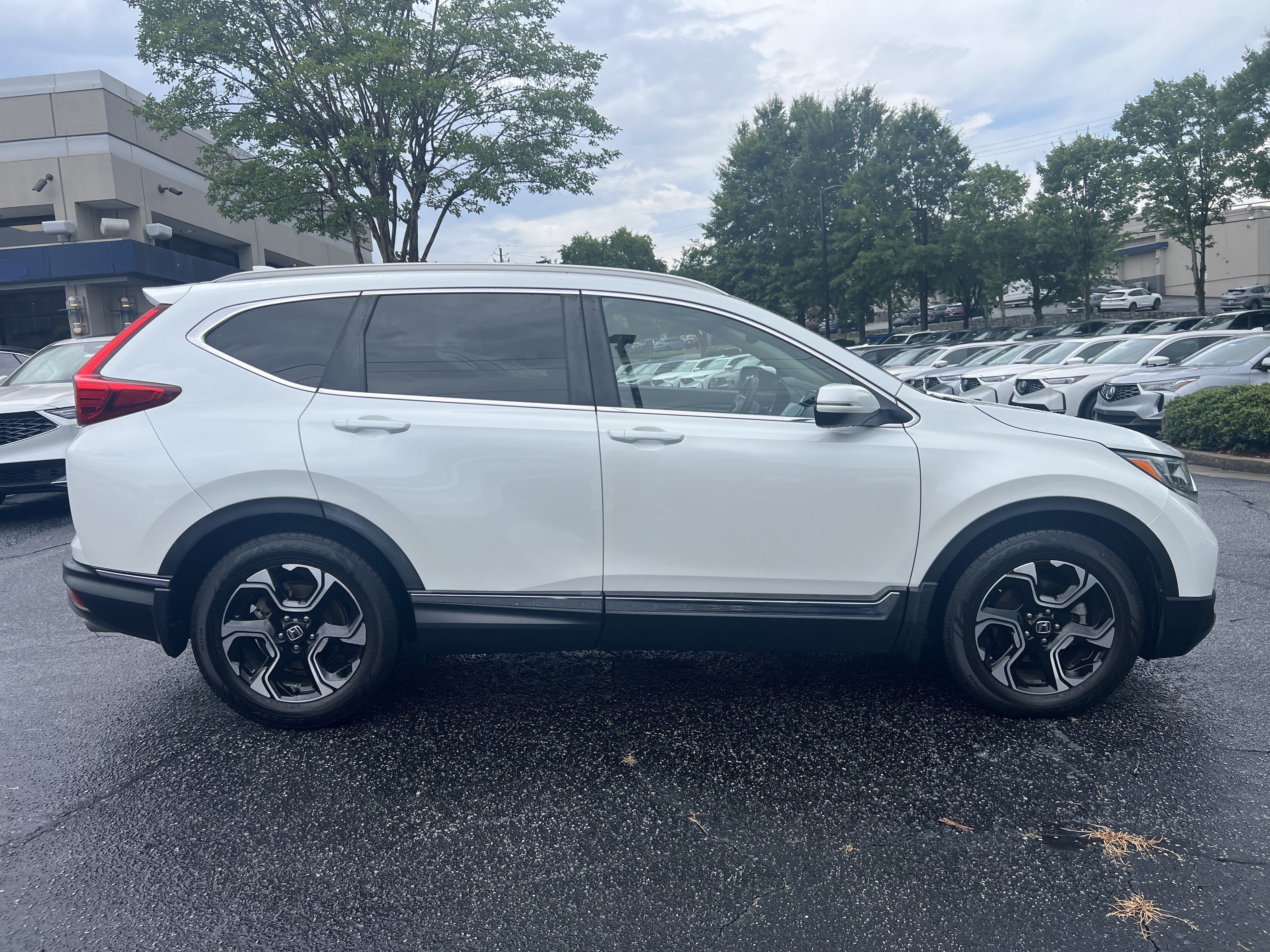Used 2019 Platinum White Pearl Honda Touring image 6