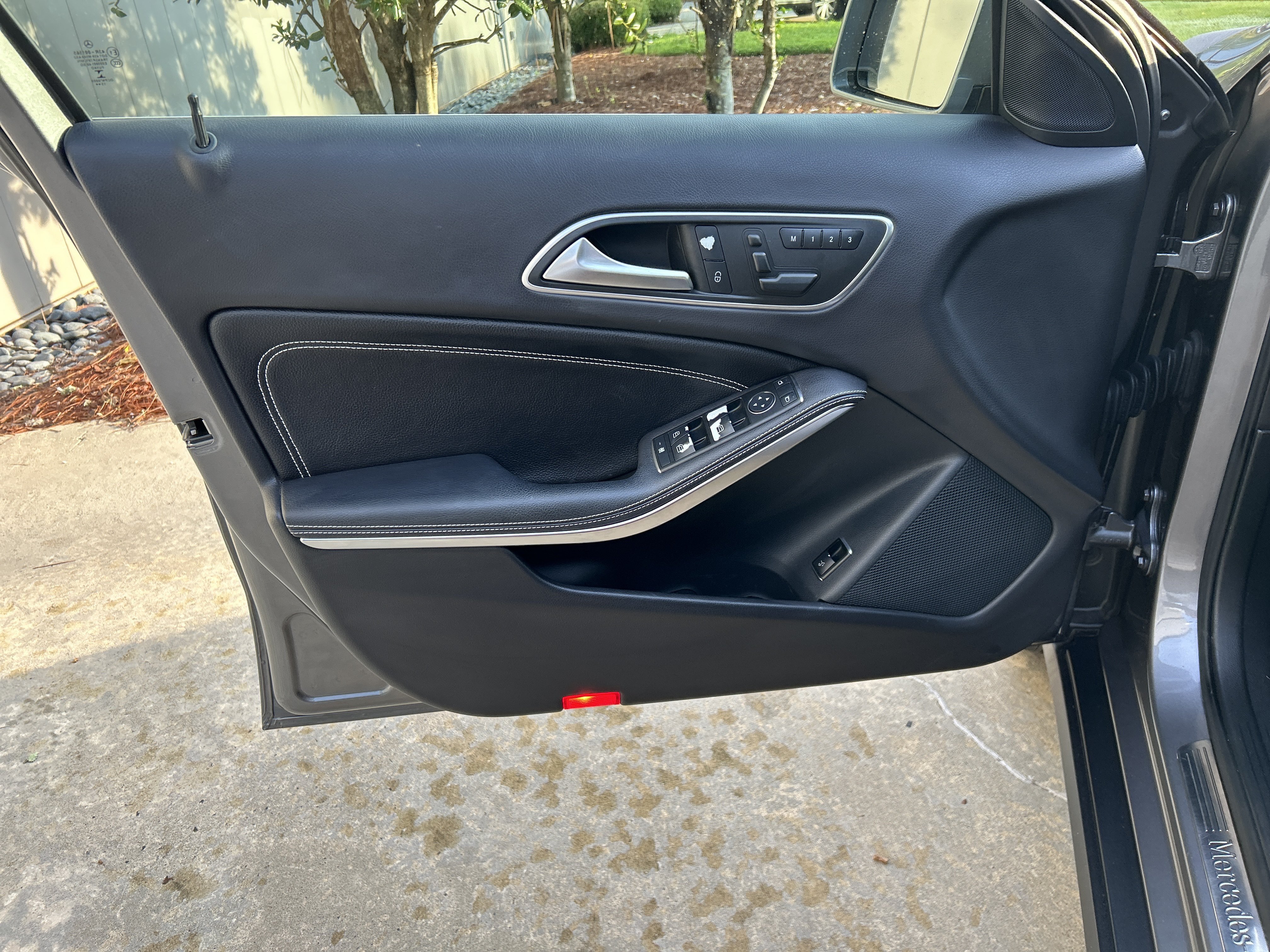 Used 2016 Mountain Gray Metallic Mercedes-Benz GLA 250 SUV image 15