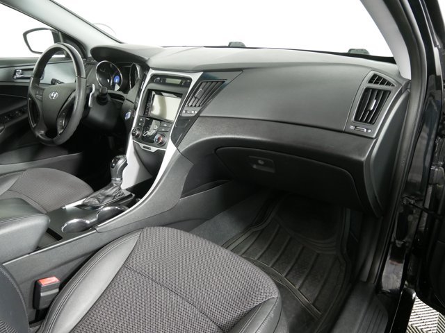 Used 2012 Midnight Black Hyundai SE image 16