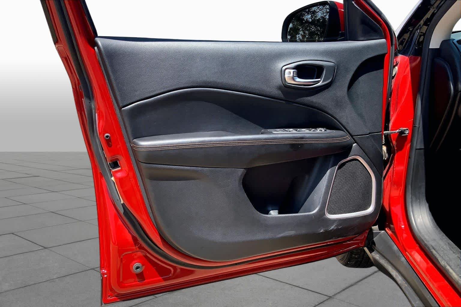 Used 2021 Redline Pearlcoat Jeep Limited image 22
