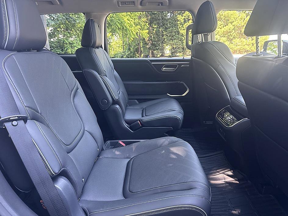 New 2026 Black Obsidian INFINITI LUXE image 22