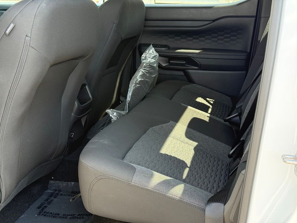 New 2026 Oxford White Ford XLT image 7