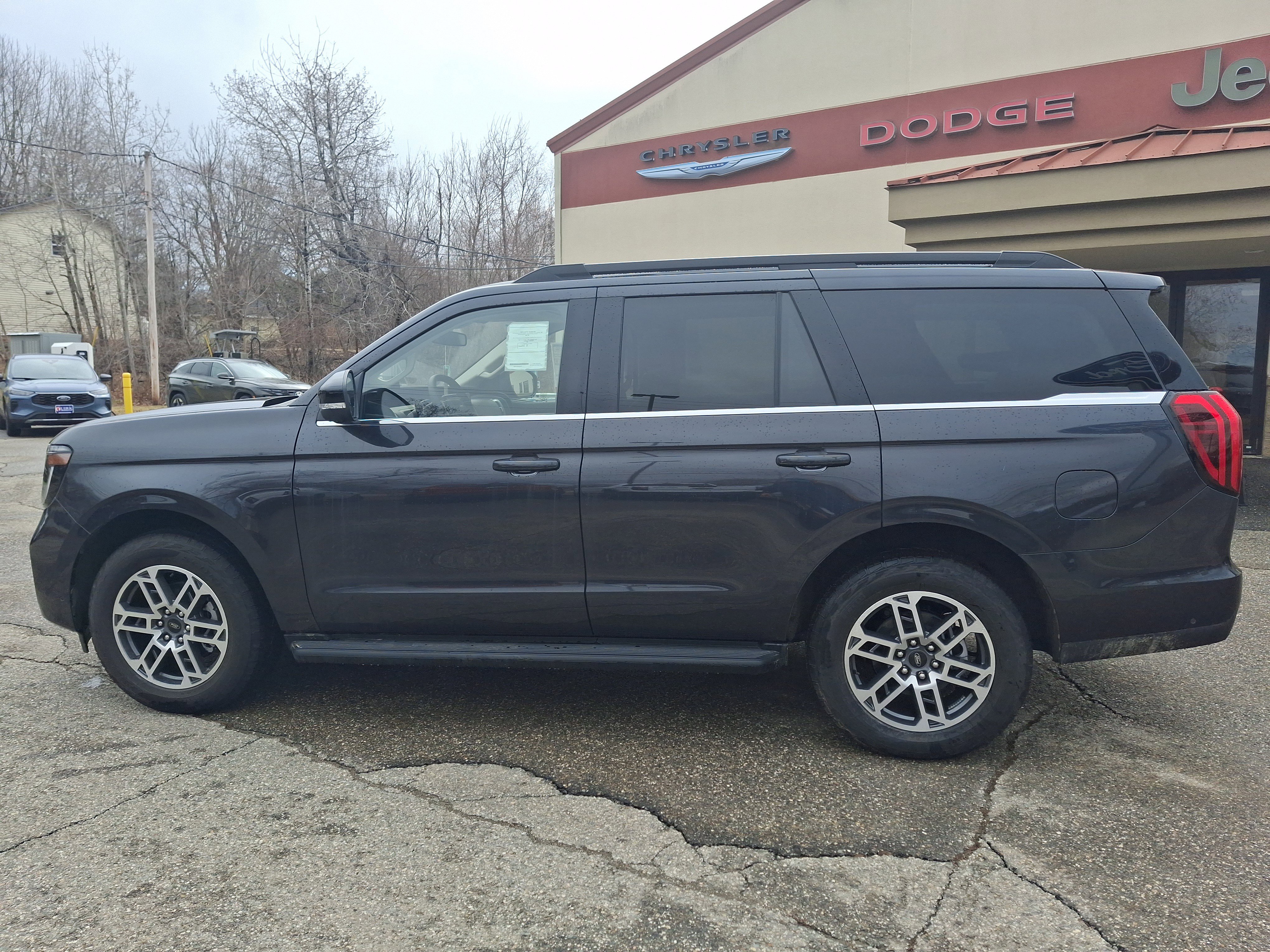 2025 Ford Expedition Active - Photo 6