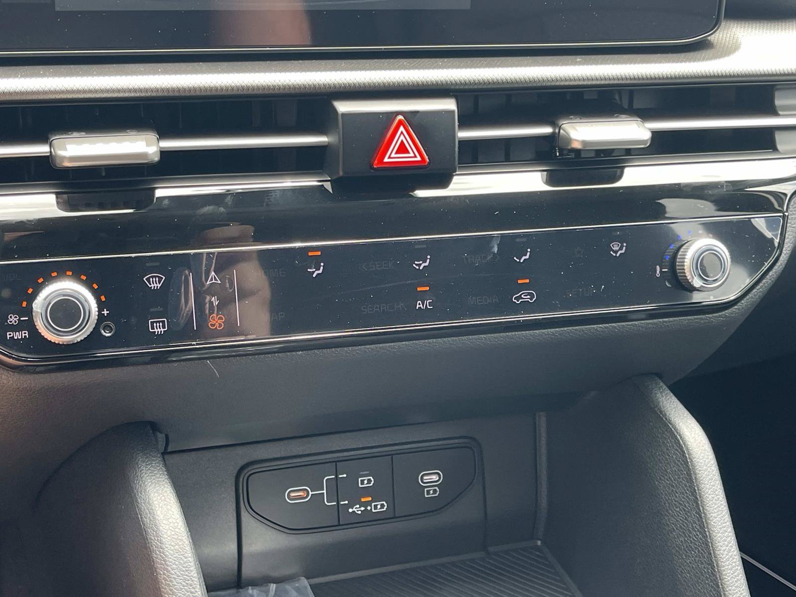 New 2026 Glacial White Pearl Kia LX image 25
