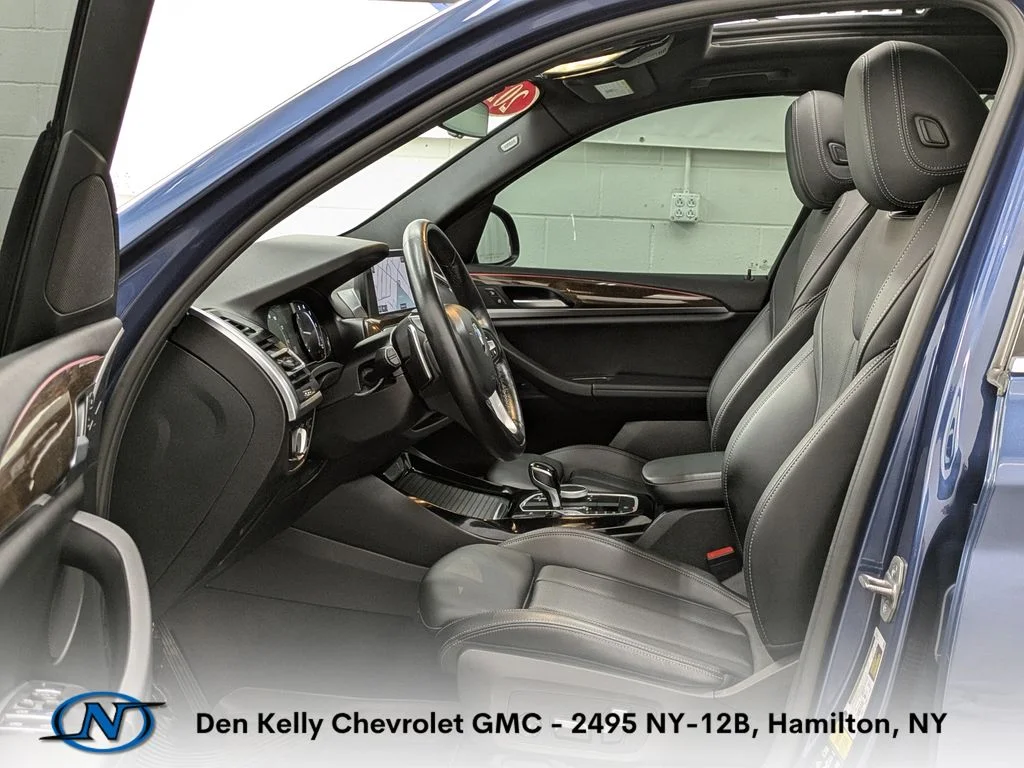 Used 2022 Blue BMW xDrive30i image 3