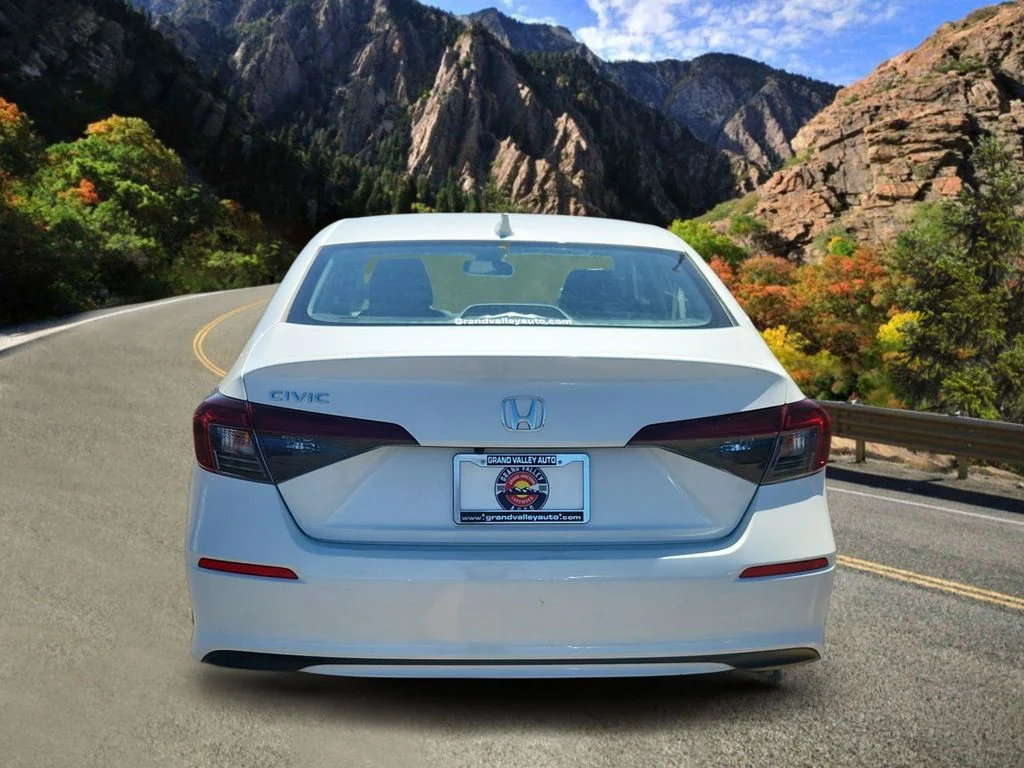 Used 2025 White Honda LX image 4