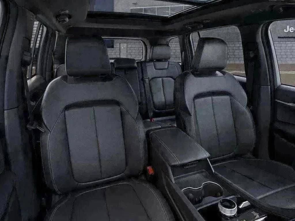 New 2026 Baltic Gray Metallic Clear-Coat Exterior Paint Jeep Limited image 42