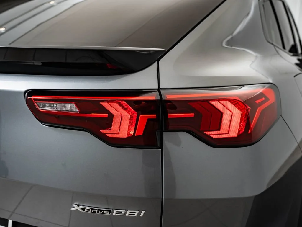 New 2027 Skyscraper Grey Metallic BMW xDrive28i image 9