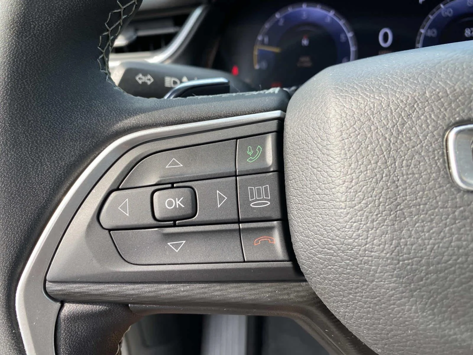 Certified Used 2023 Silver Zynith Jeep Laredo image 16