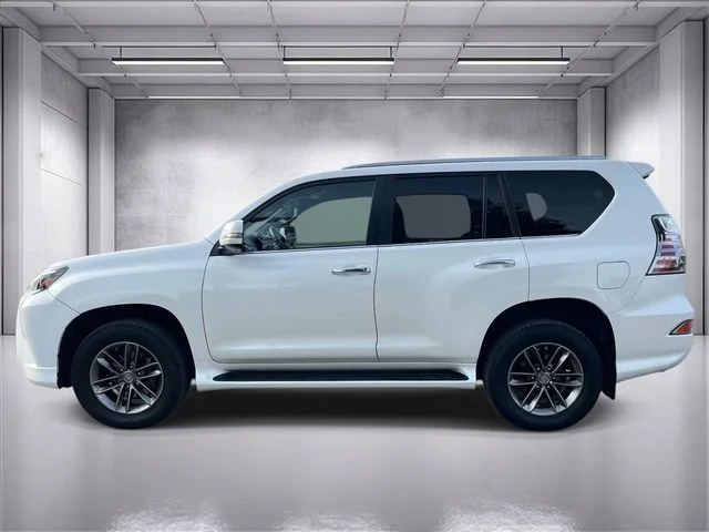 Used 2022 White Lexus 460 image 6