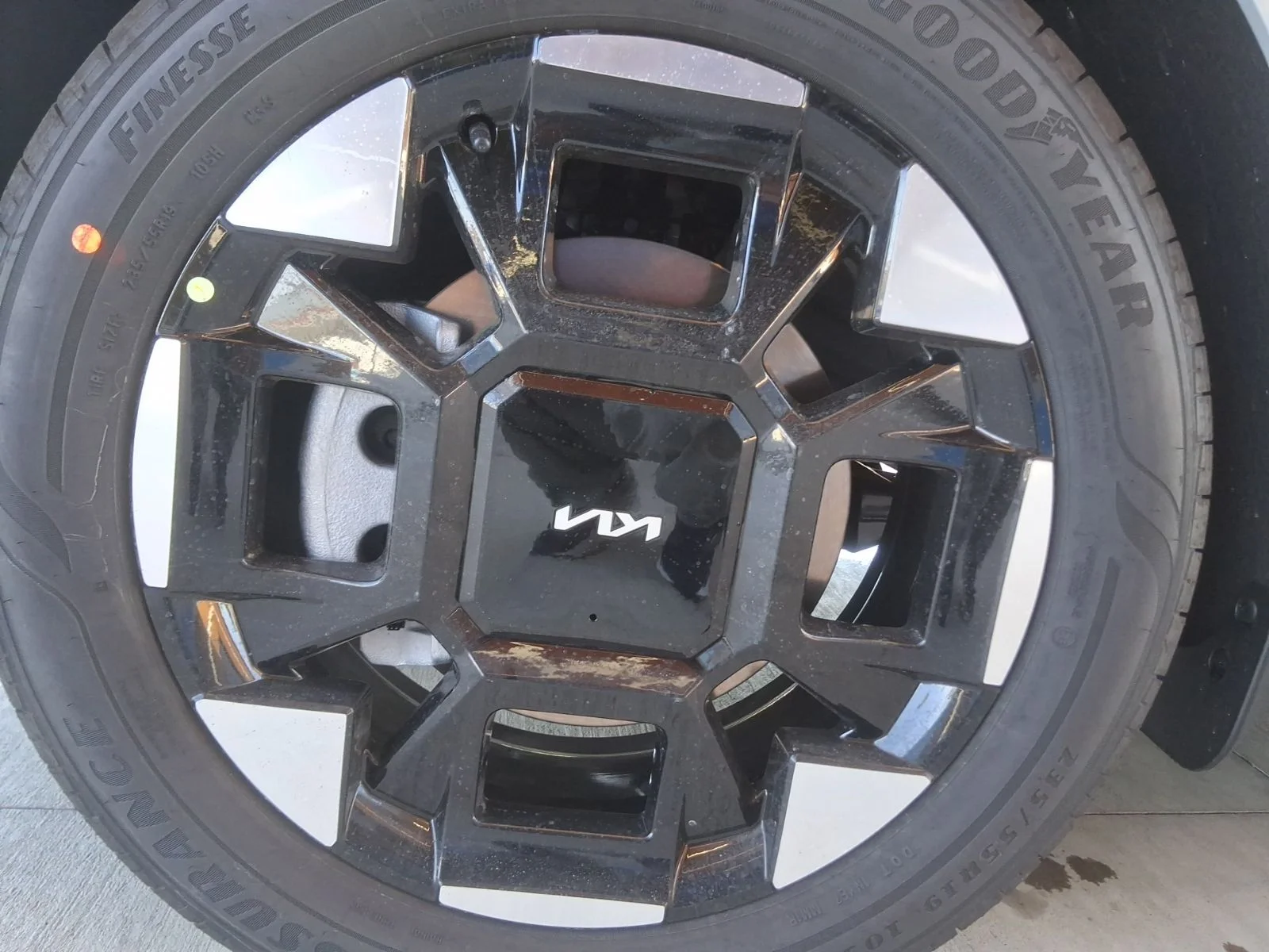 New 2026 White Kia EX image 24