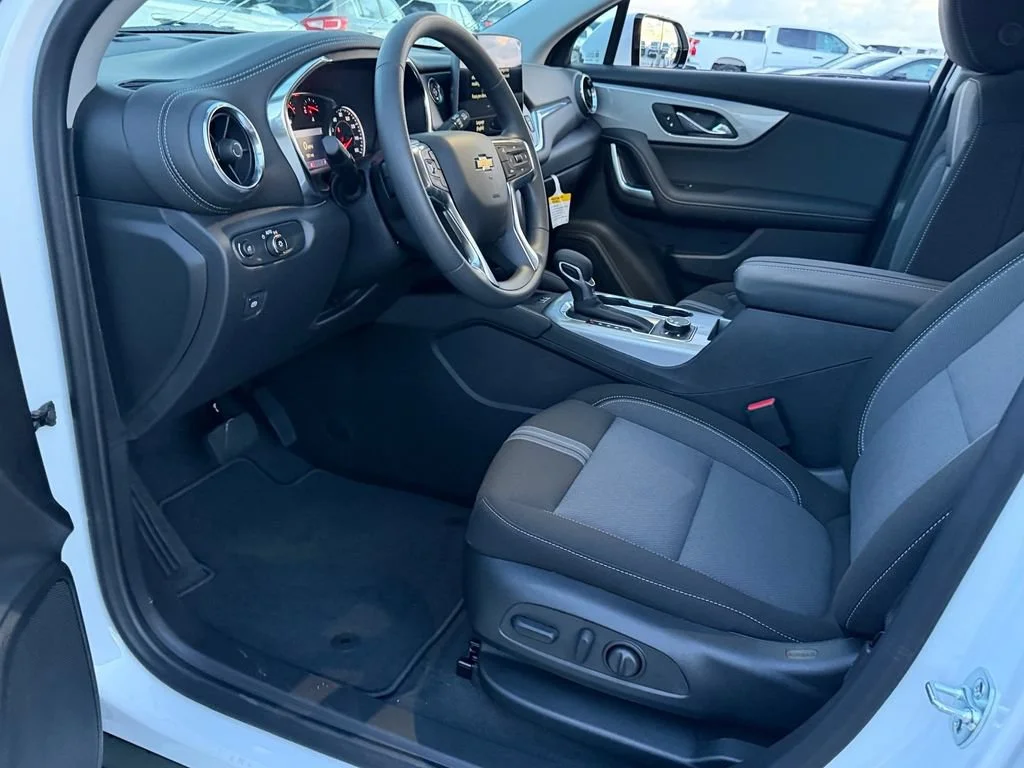 New 2026 Summit White Chevrolet 2LT image 11