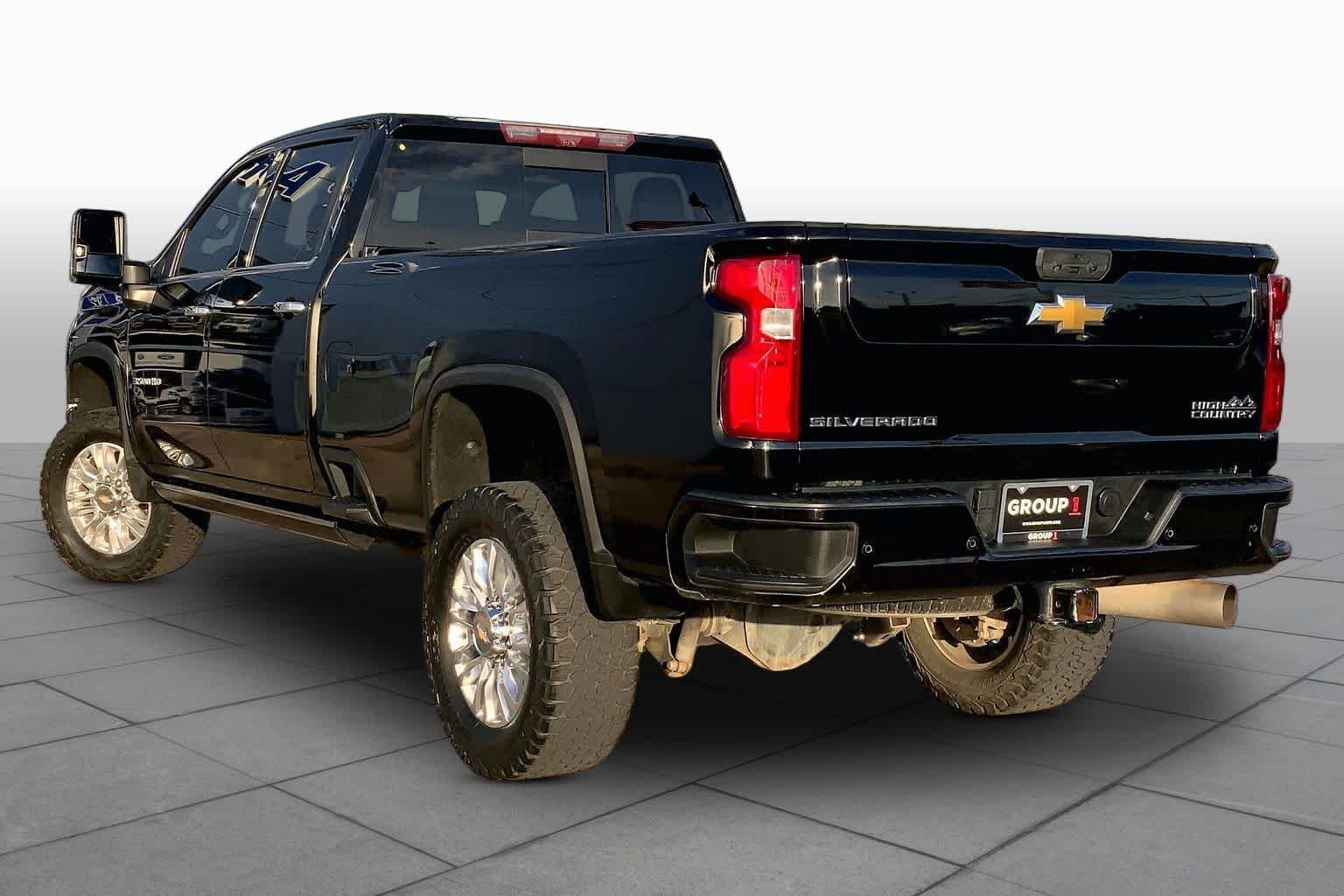 Used 2022 Black Chevrolet High Country image 12