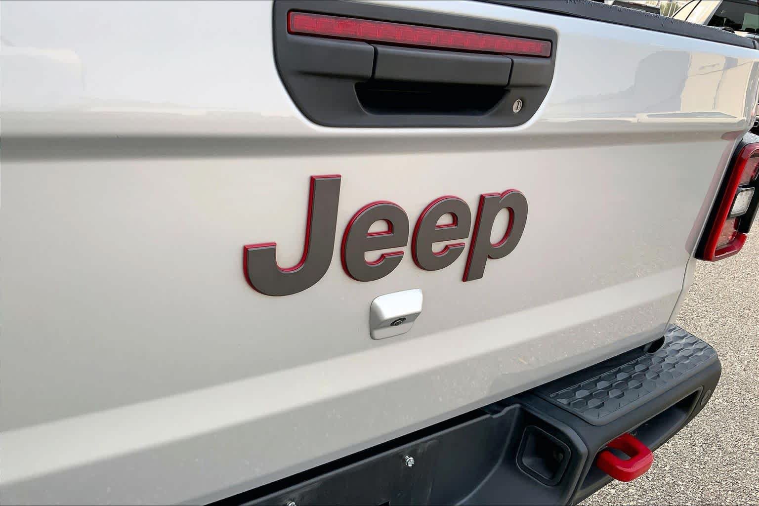 Used 2022 Silver Zynith Clearcoat Jeep Rubicon image 30
