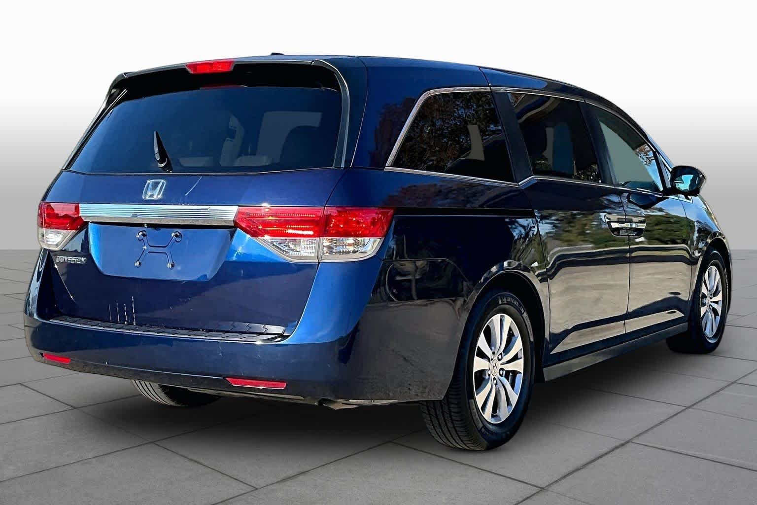 Used 2016 Obsidian Blue Pearl Honda EX-L image 12